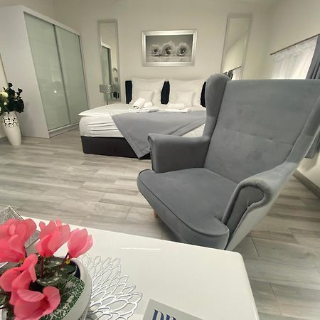 Rezydencja Mysliwska - Apartamenty コシャリン エクステリア 写真