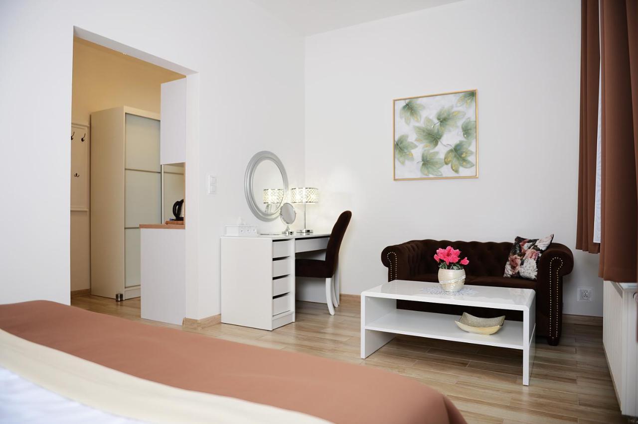 Rezydencja Mysliwska - Apartamenty コシャリン エクステリア 写真