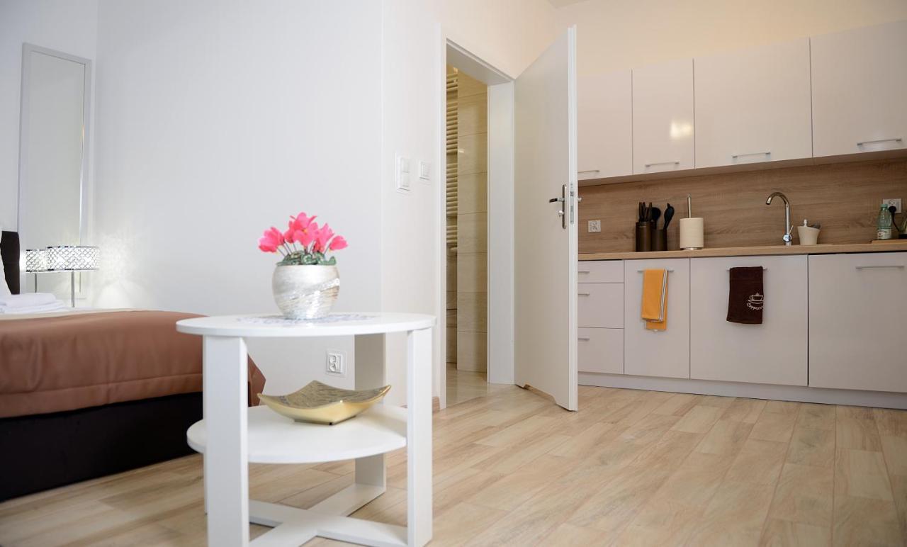 Rezydencja Mysliwska - Apartamenty コシャリン エクステリア 写真