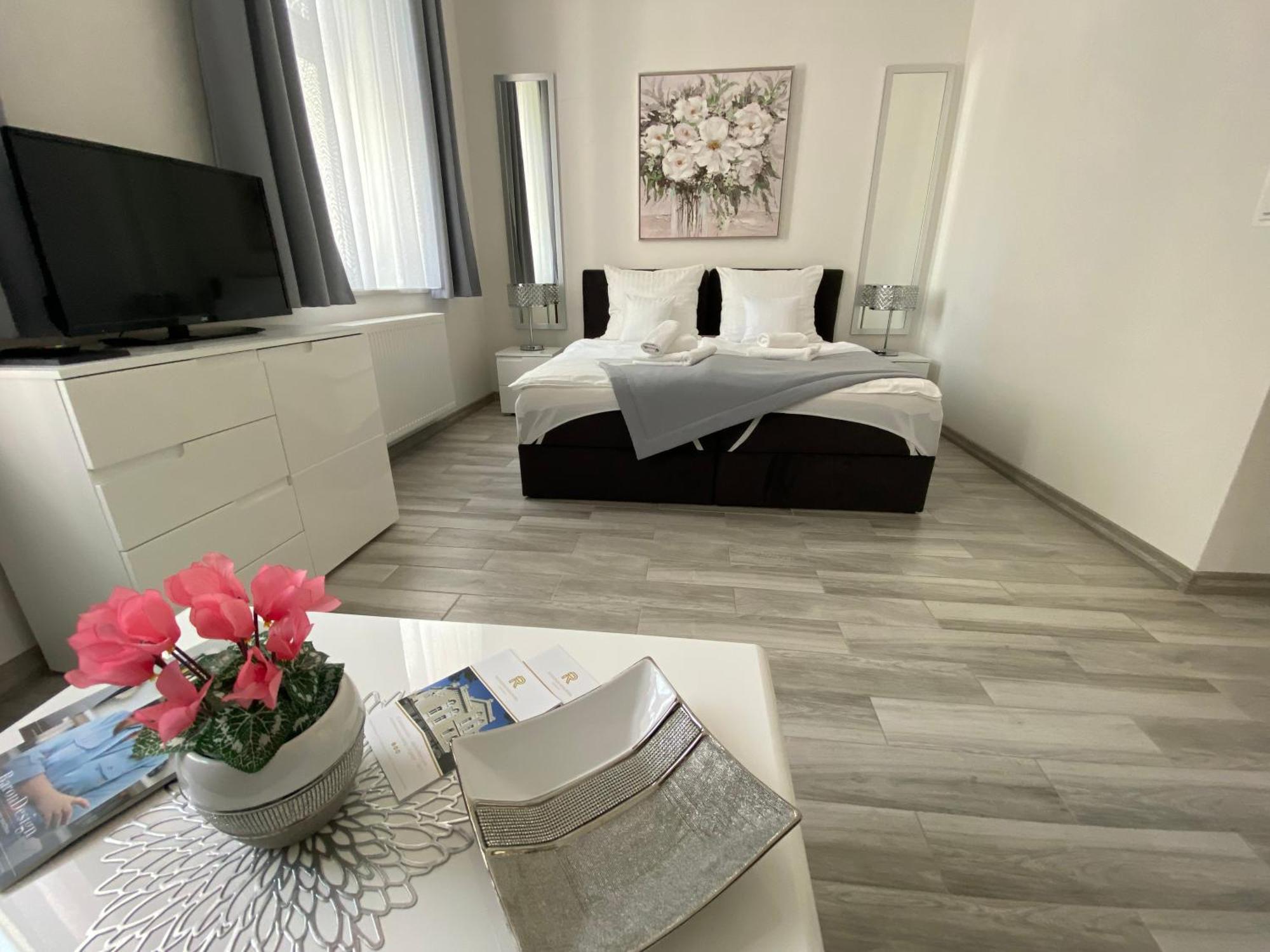 Rezydencja Mysliwska - Apartamenty コシャリン エクステリア 写真