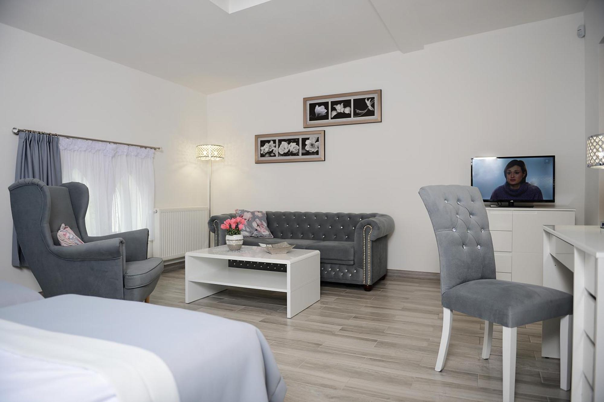 Rezydencja Mysliwska - Apartamenty コシャリン エクステリア 写真
