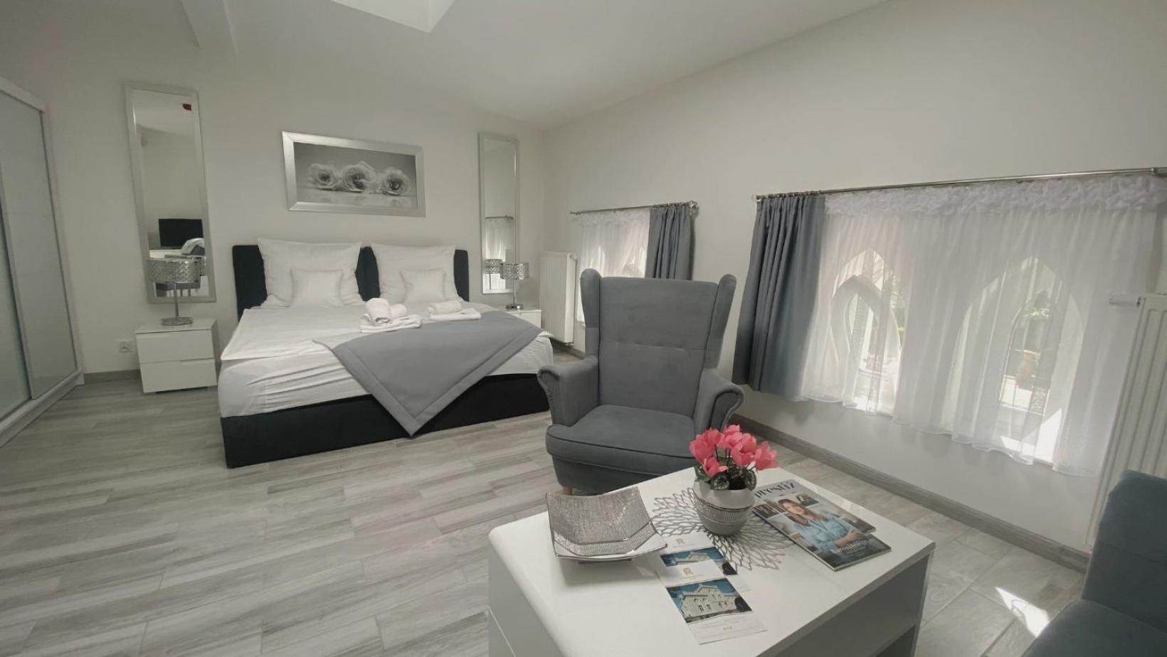 Rezydencja Mysliwska - Apartamenty コシャリン エクステリア 写真