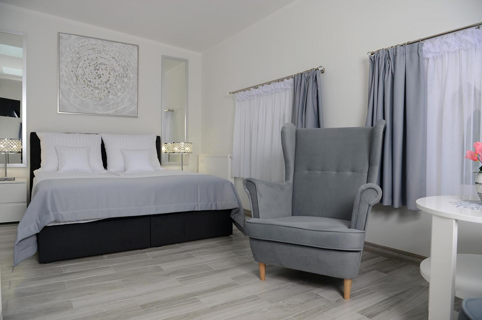 Rezydencja Mysliwska - Apartamenty コシャリン エクステリア 写真